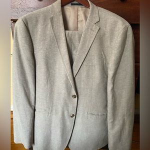 Kenneth Cole Mens suit Size 42R in great condition